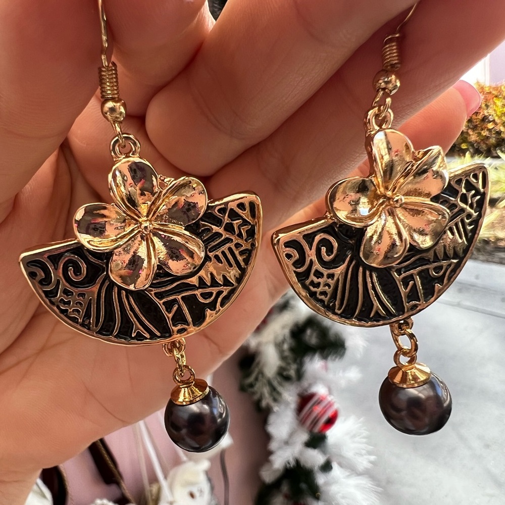 Hawaiian style flower earrings